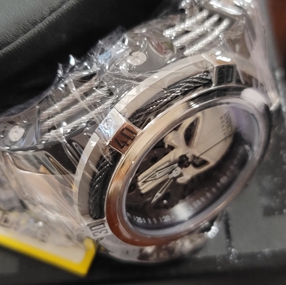 Invicta Marvel Limited Edition Punisher Quartz Dial Watch in Black/Stainless - Picture 2 of 5